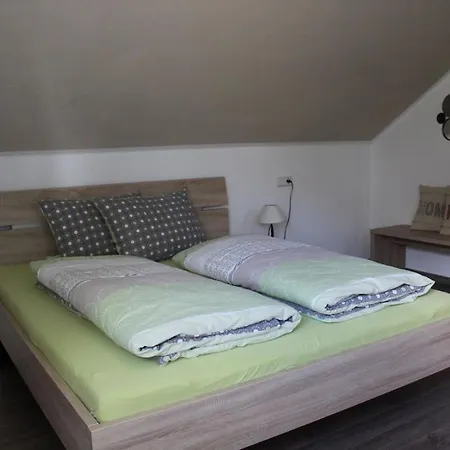 With 4 Bedrooms * シュマレンベルク