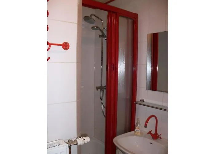 With 4 Bedrooms Holiday home